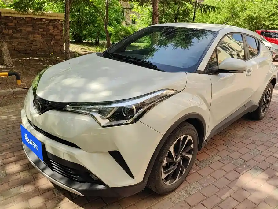 Купить Toyota IZOA