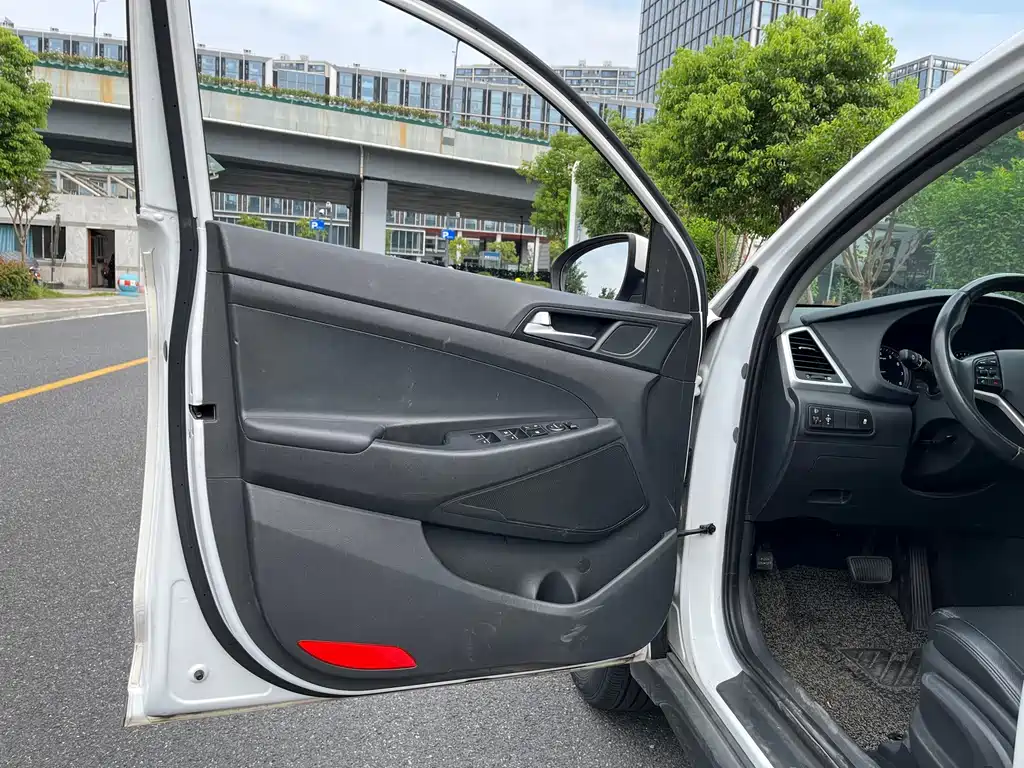 Hyundai Tucson — миниатюра 13