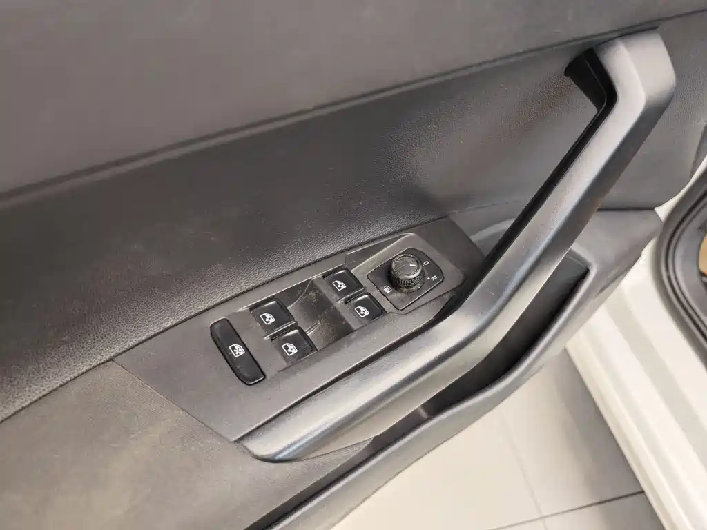 Volkswagen Polo 2023 Plus 1.5L AT