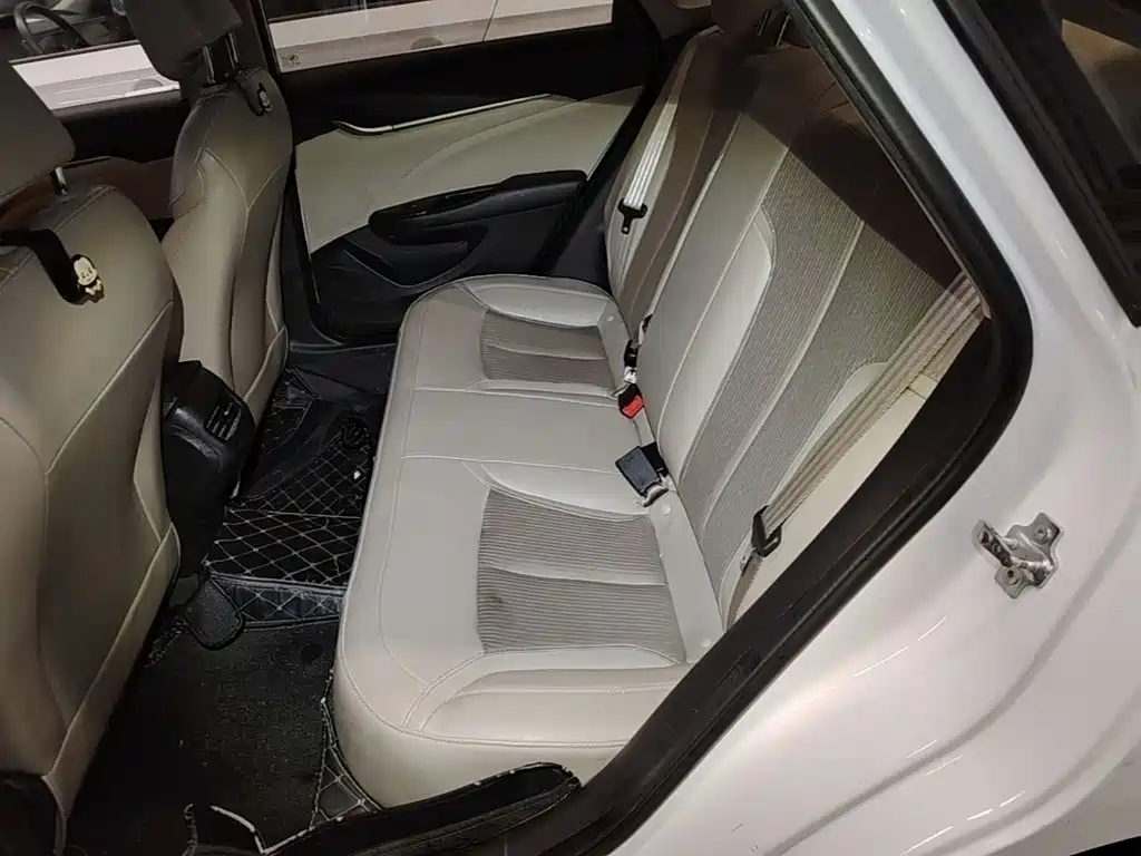 Buick Excelle — миниатюра 17