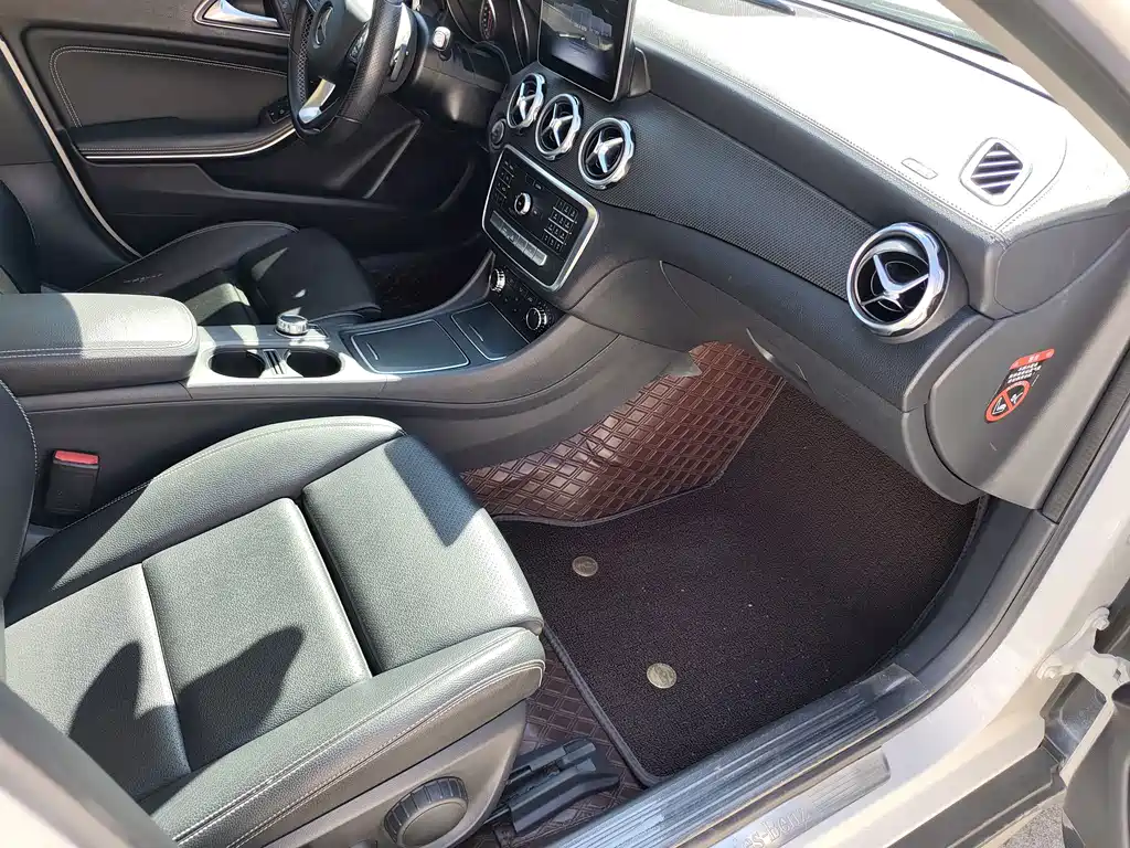 Mercedes-Benz GLA — миниатюра 8