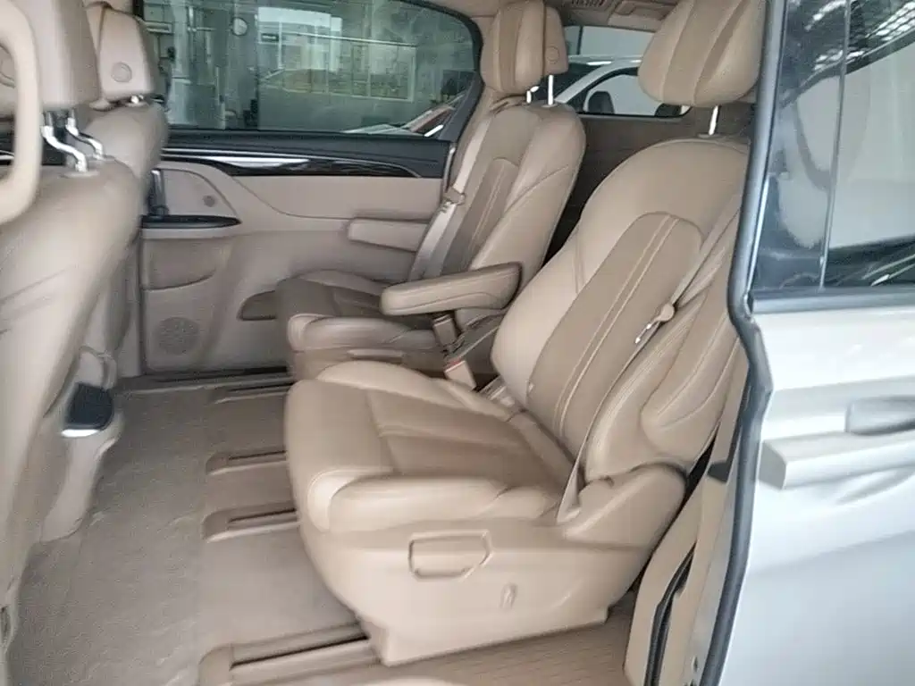 Buick GL8 — миниатюра 17