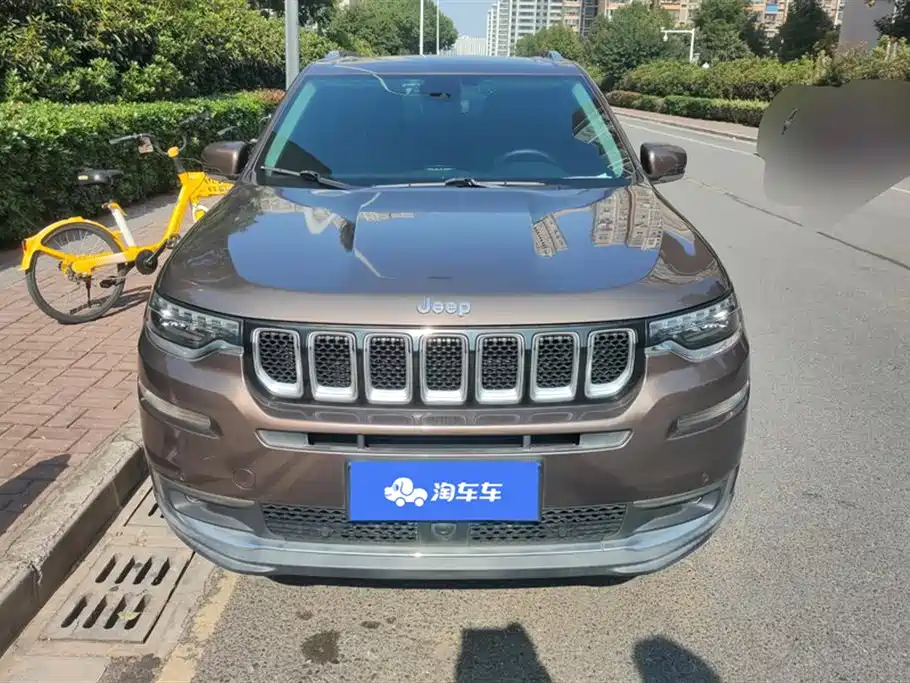 JEEP GRAND COMMANDER