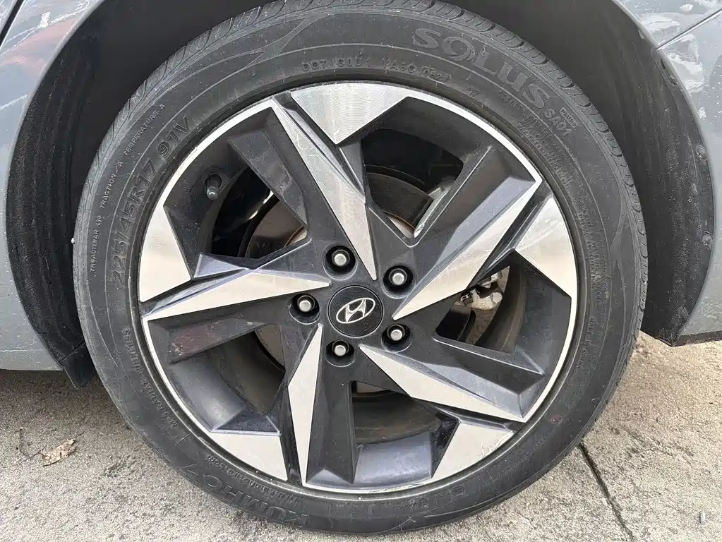 Hyundai Elantra — миниатюра 21