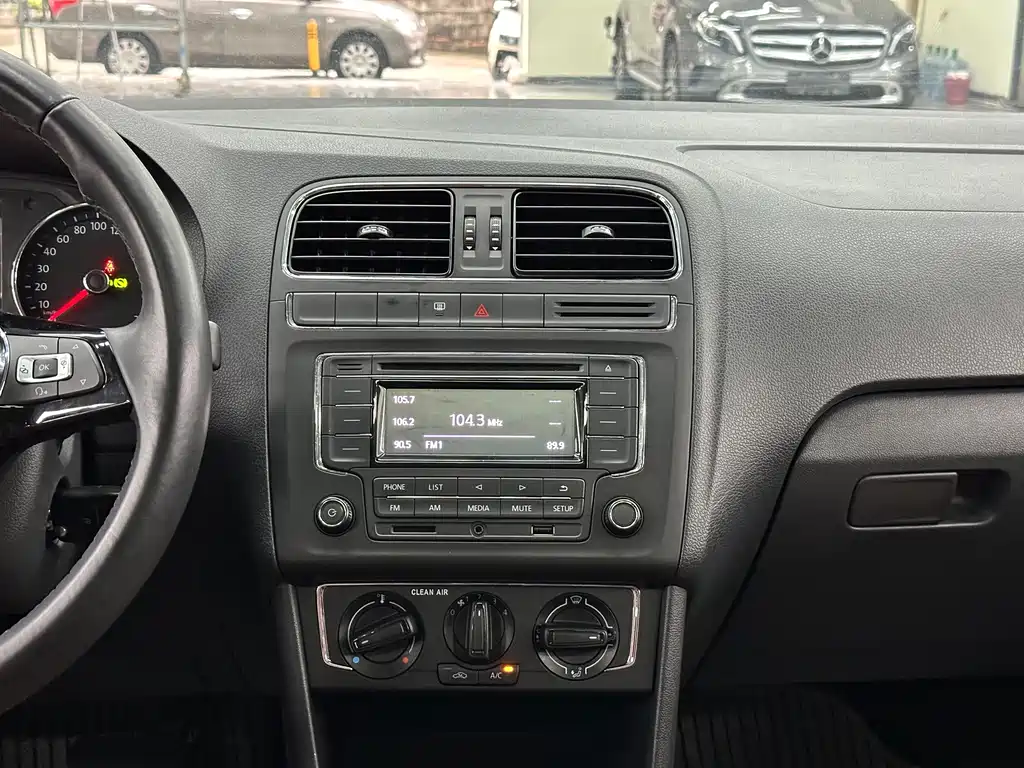 Volkswagen Polo — миниатюра 8