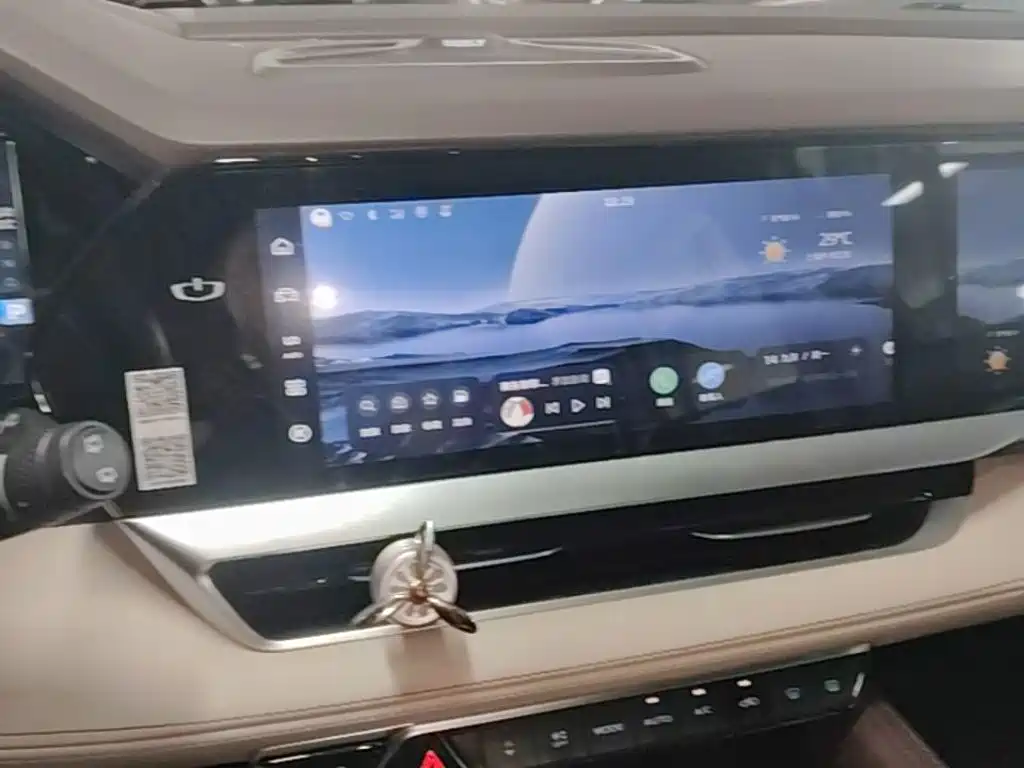 Geely Xingyue L — миниатюра 13
