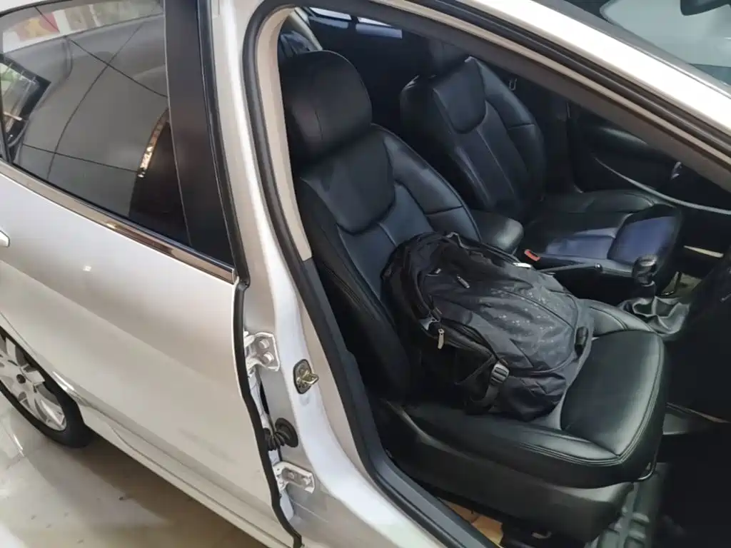 Peugeot 308 — миниатюра 25