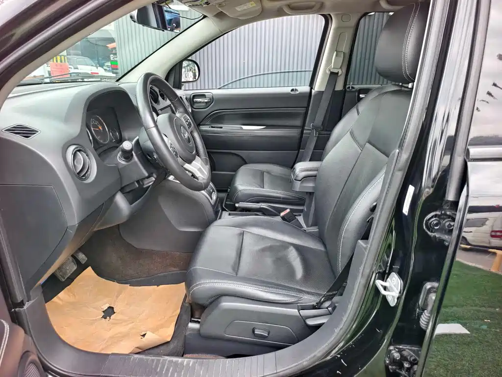 Jeep Compass (Import) — миниатюра 9