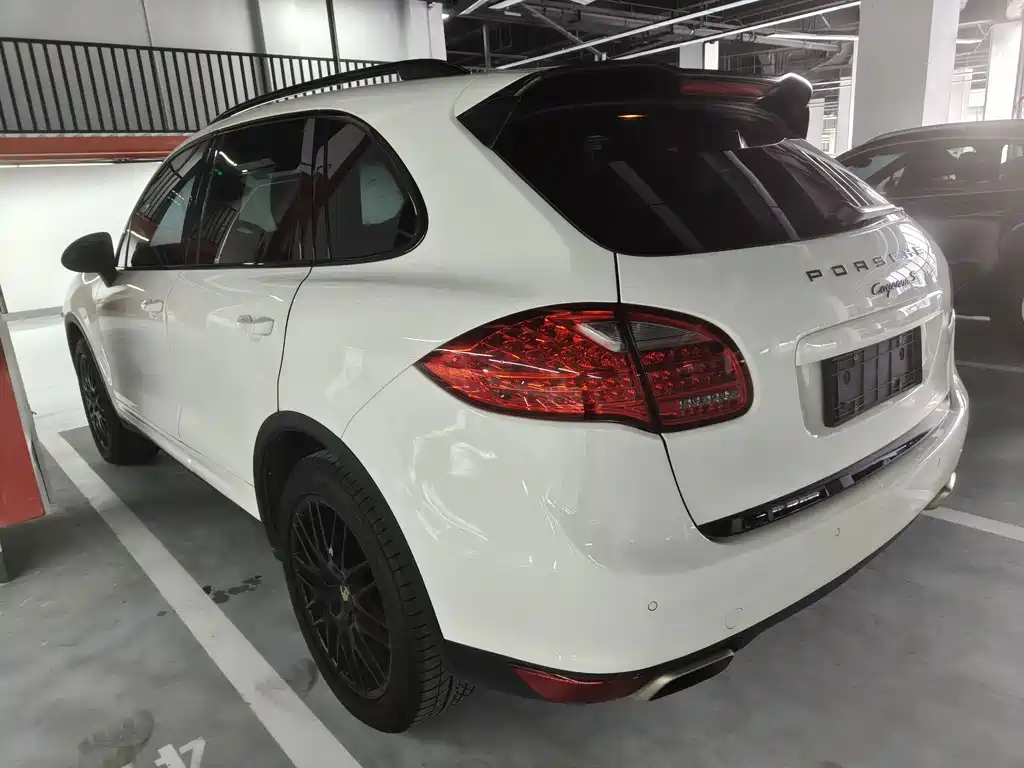 Porsche Cayenne — миниатюра 11