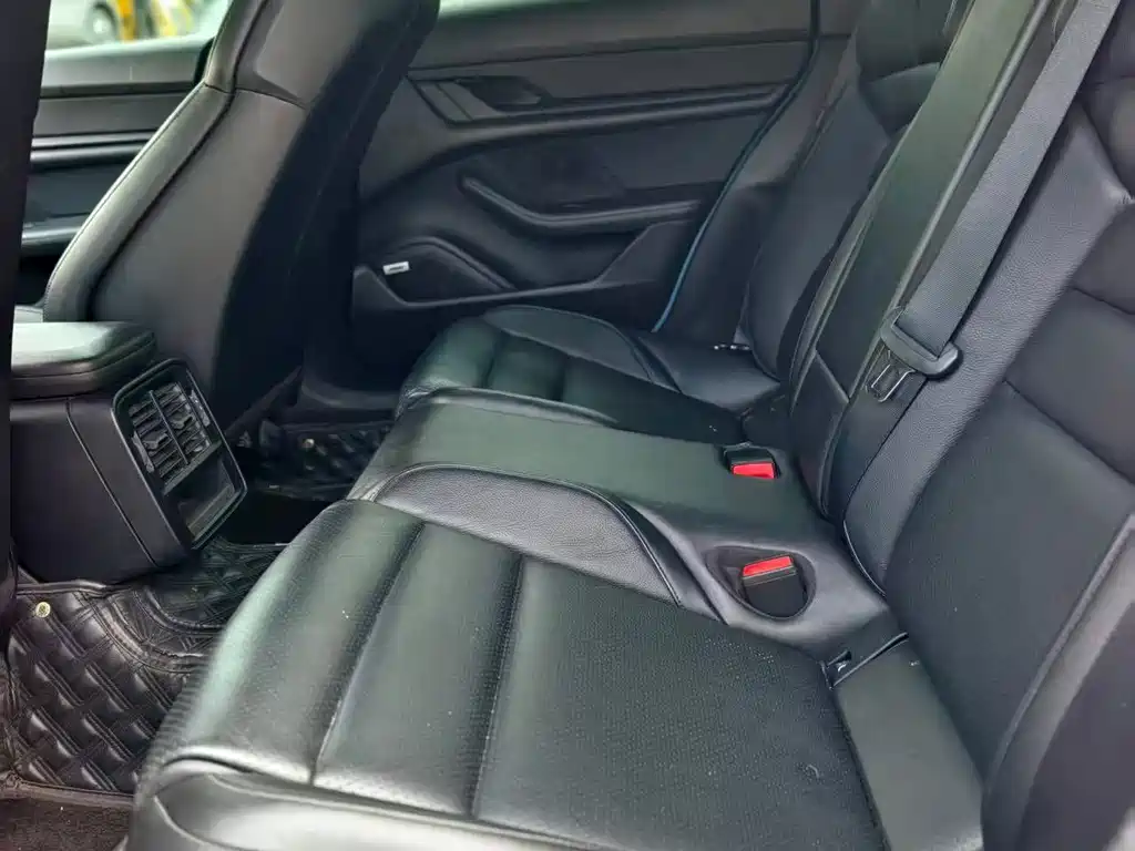 Porsche Taycan — миниатюра 5