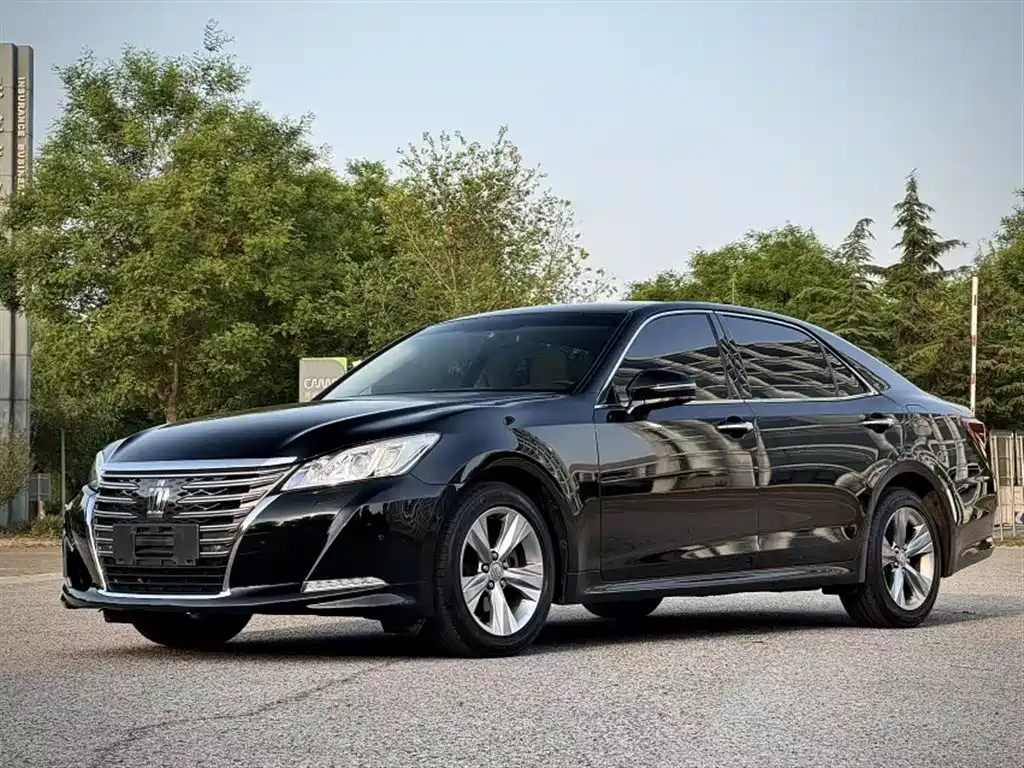 Toyota Crown 2015 2.0T Fashion