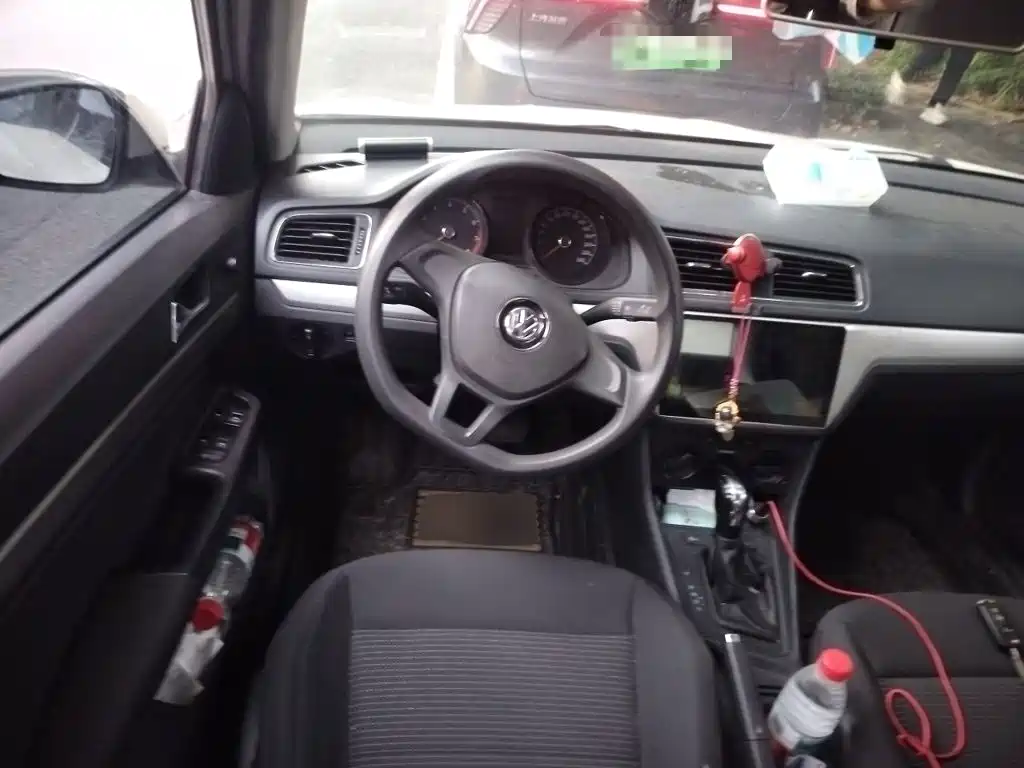 Volkswagen Lavida — миниатюра 3