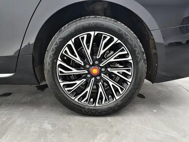Hongqi Hongqi H5 — миниатюра 13
