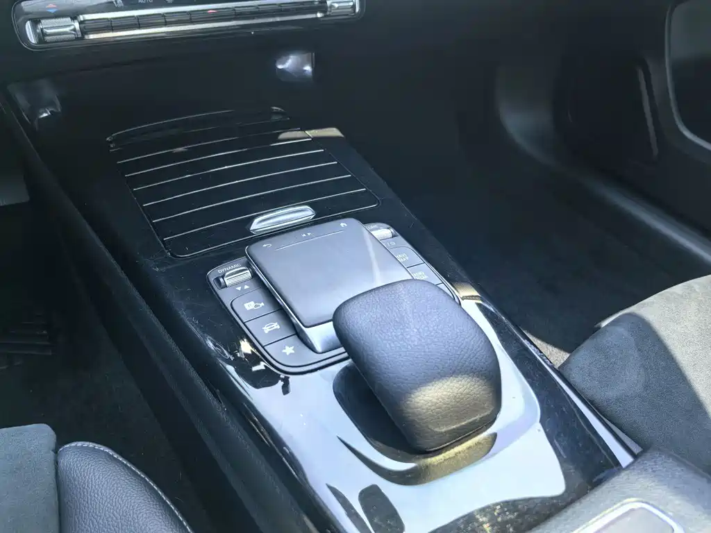 Mercedes-Benz A-Class — миниатюра 8