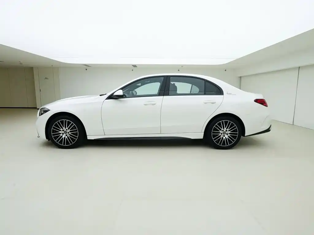 Mercedes-Benz C-Class — миниатюра 4