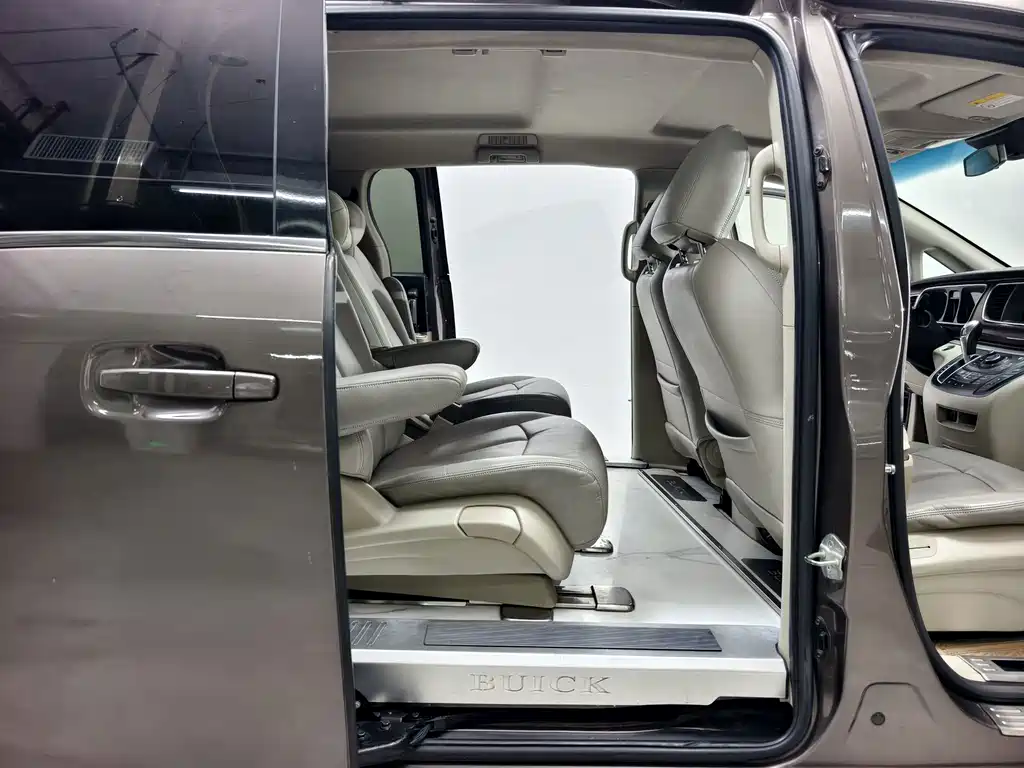 Buick GL8 — миниатюра 17