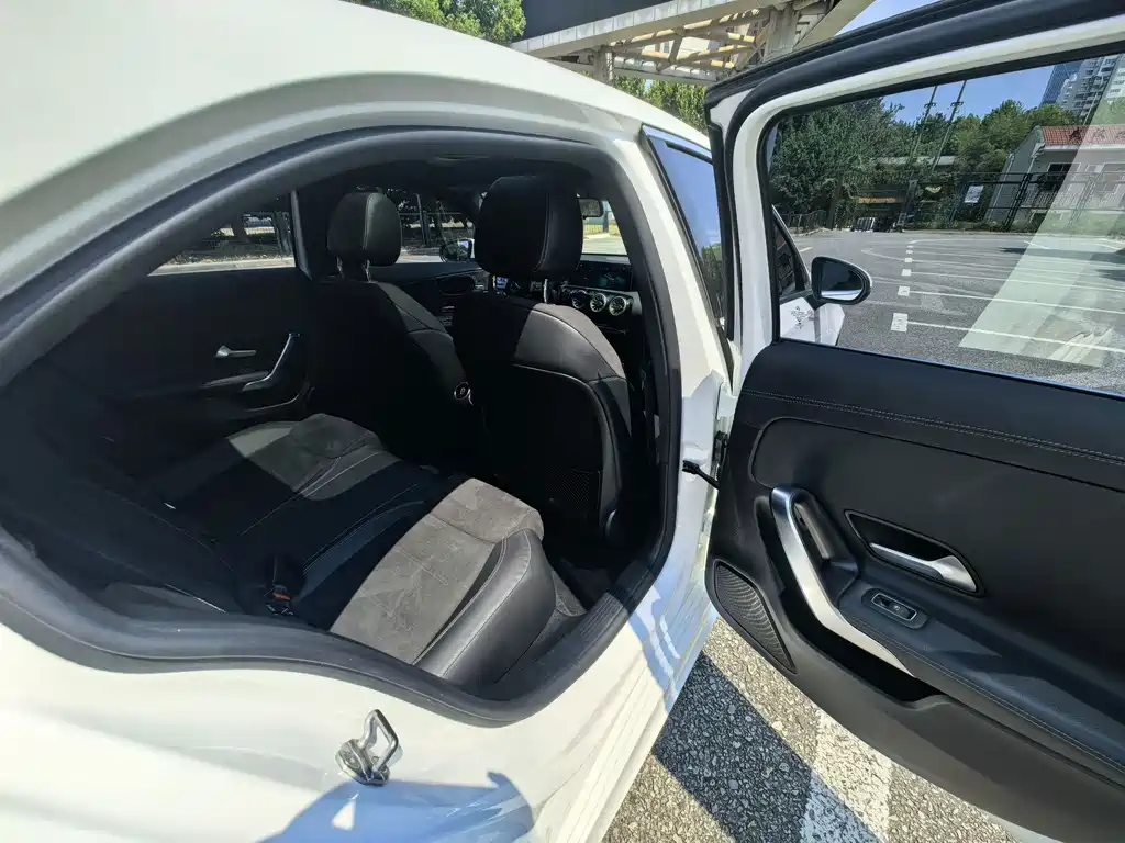 Mercedes-Benz A-Class — миниатюра 14