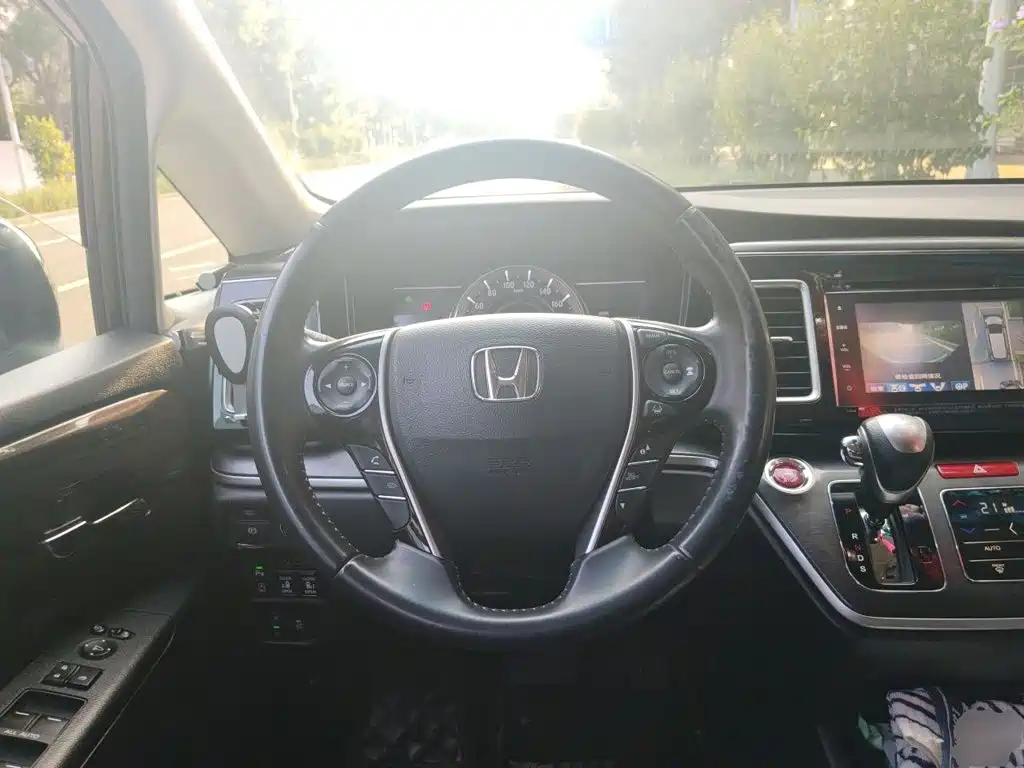 Honda Elysion — миниатюра 11