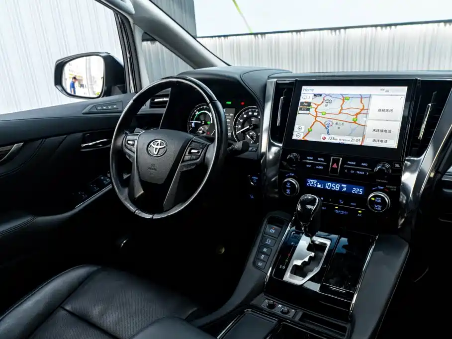 Toyota Vellfire — миниатюра 27