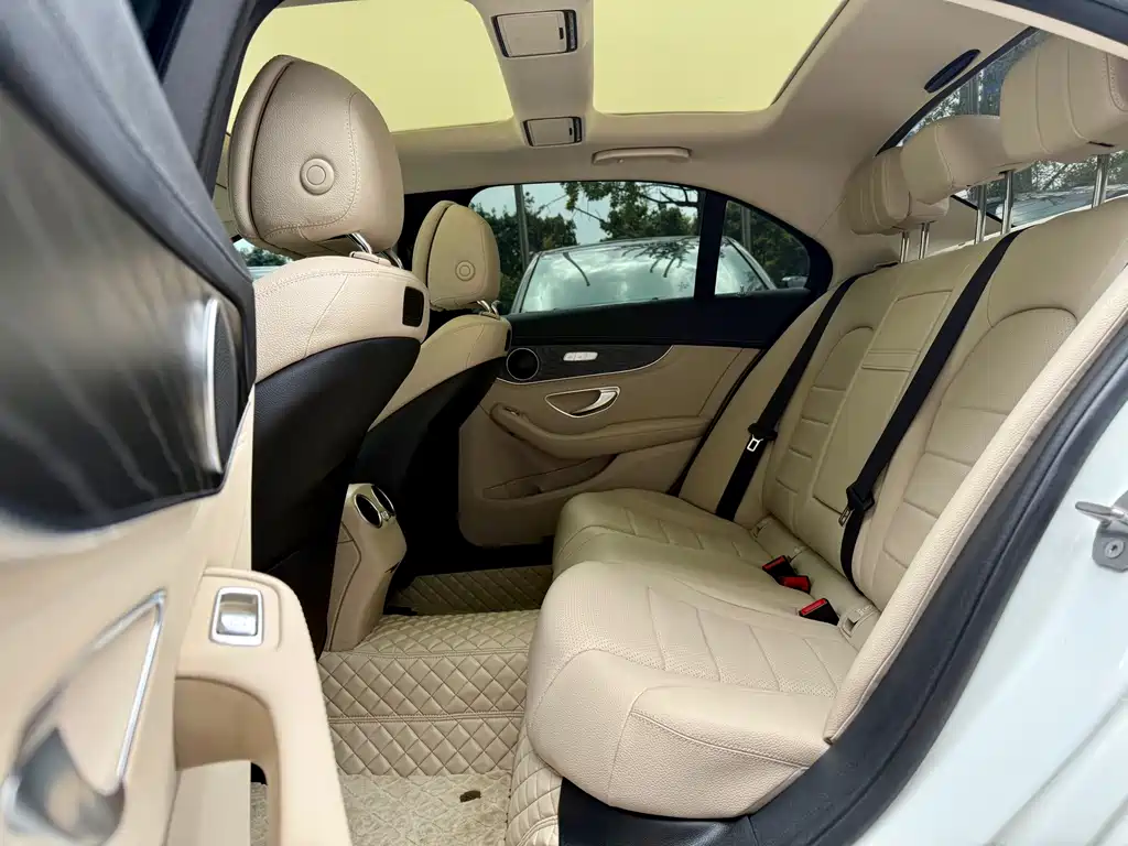 Mercedes-Benz C-Class — миниатюра 18