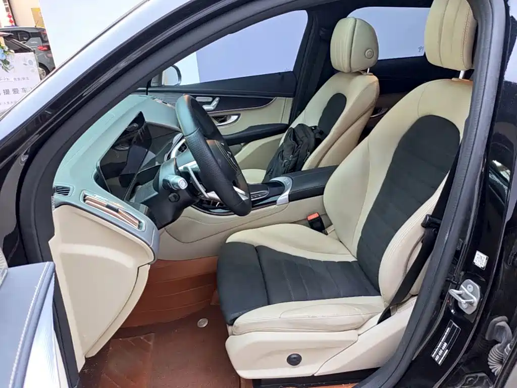 Mercedes-Benz EQC — миниатюра 15