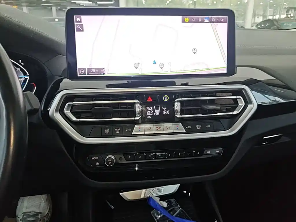 BMW iX3 — миниатюра 13