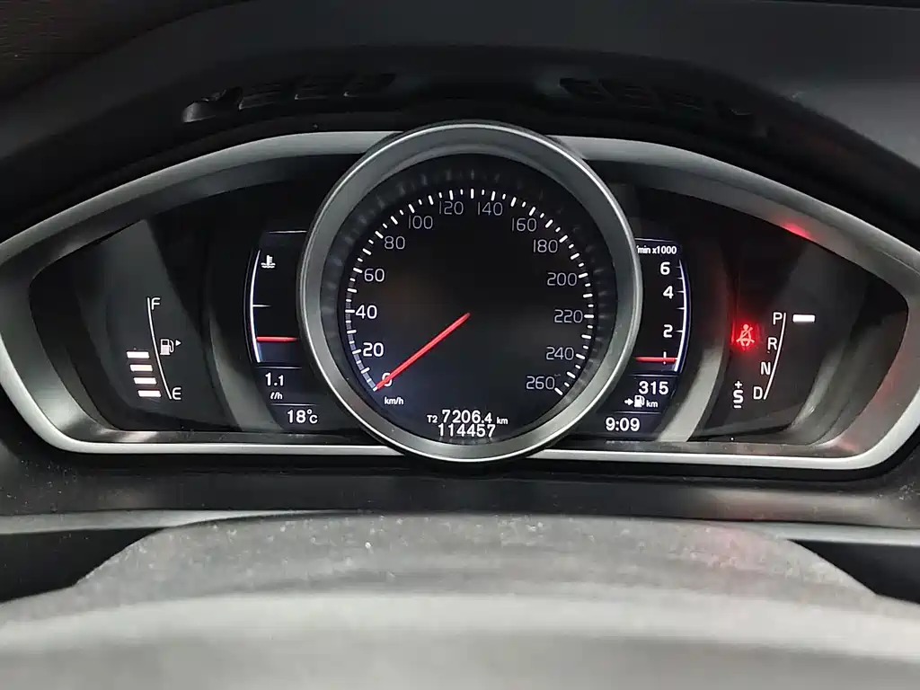 Volvo V40 — миниатюра 13