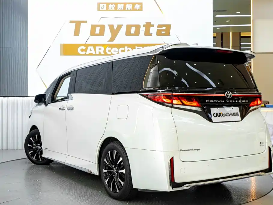 Toyota Vellfire — миниатюра 6