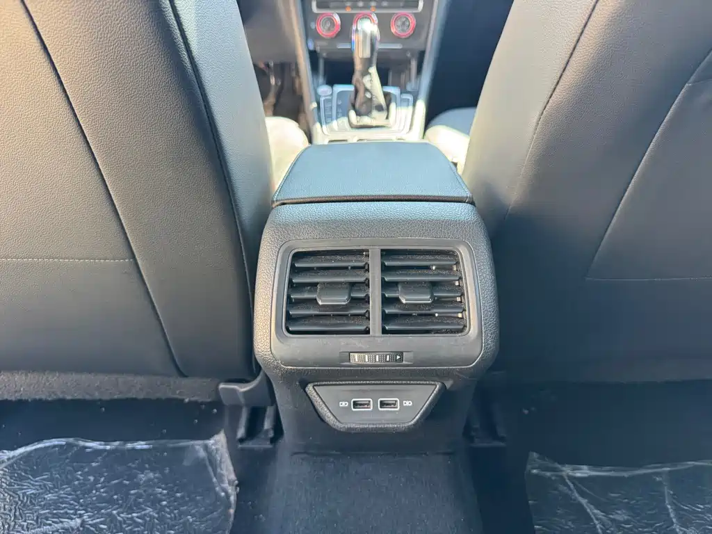 Volkswagen Golf — миниатюра 12