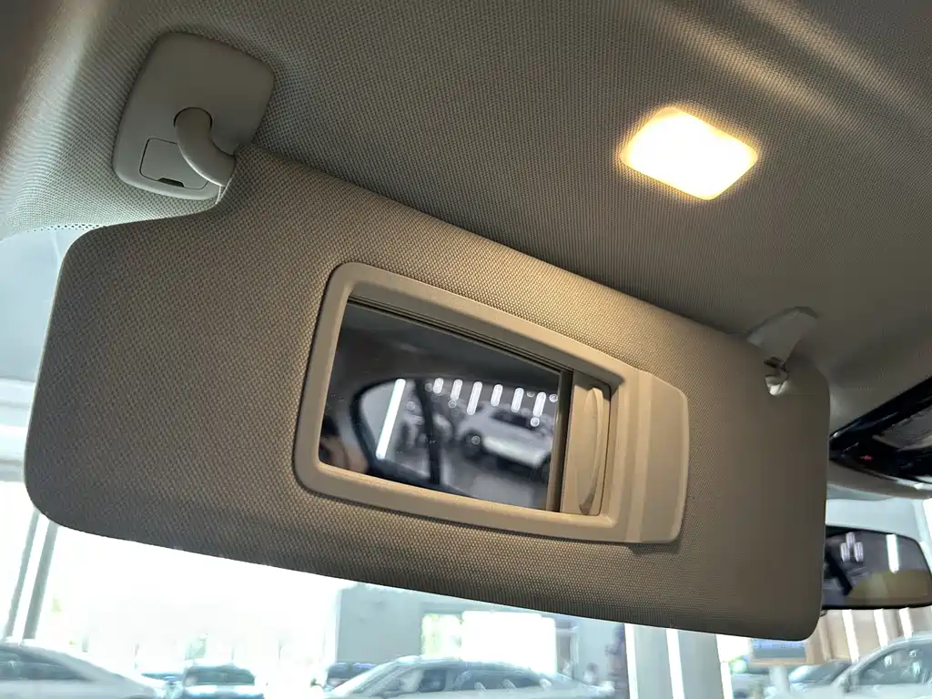 BMW 5 Series — миниатюра 33