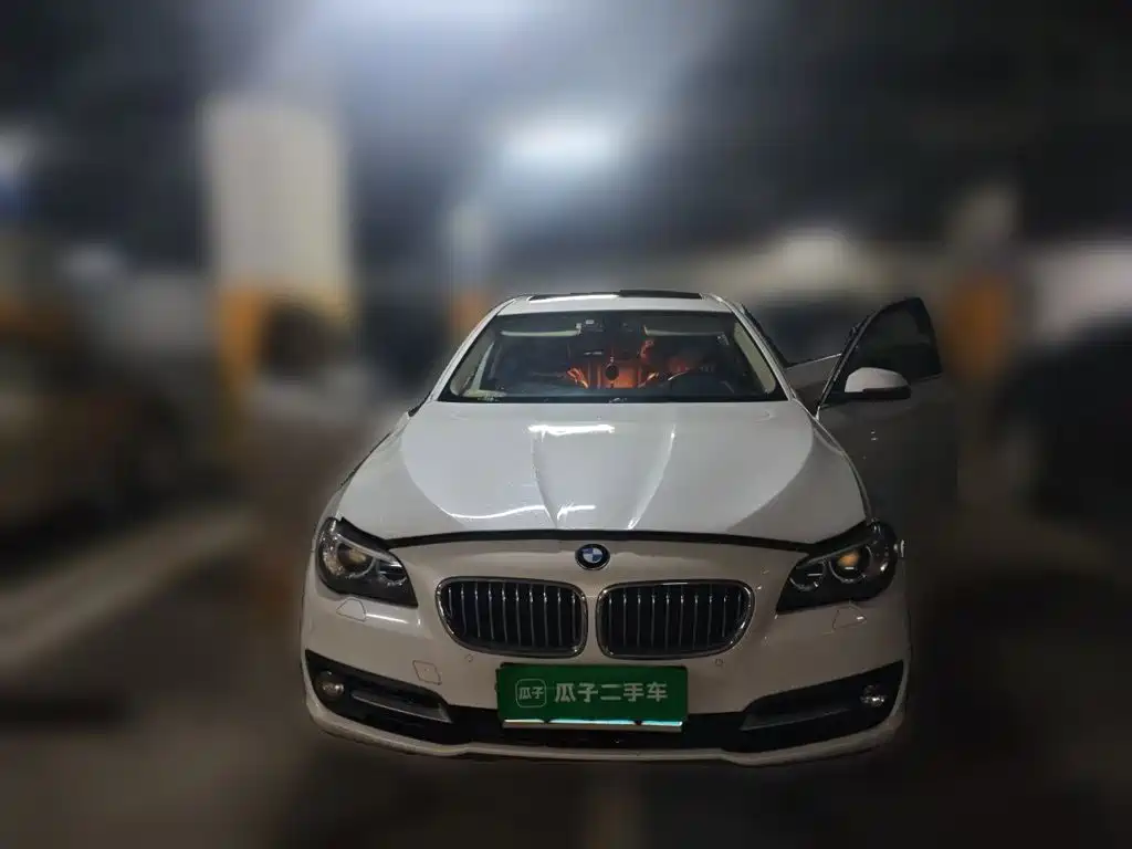 BMW 5 Series — миниатюра 8