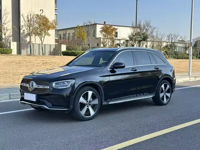 MERCEDES-BENZ GLC