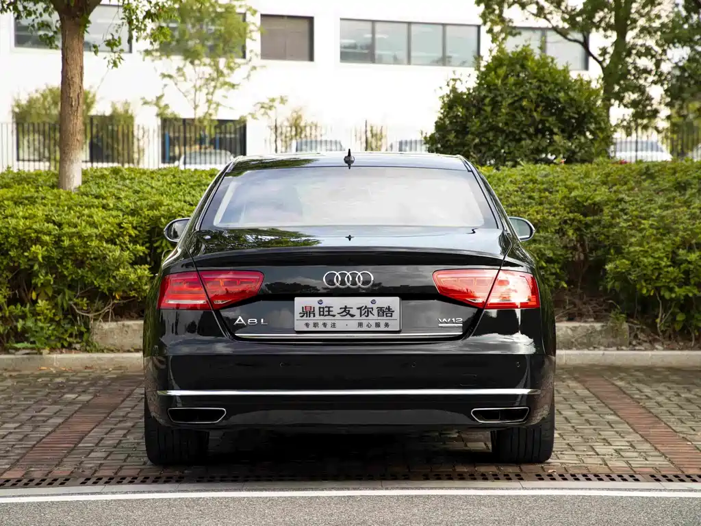 Audi A8 — миниатюра 5