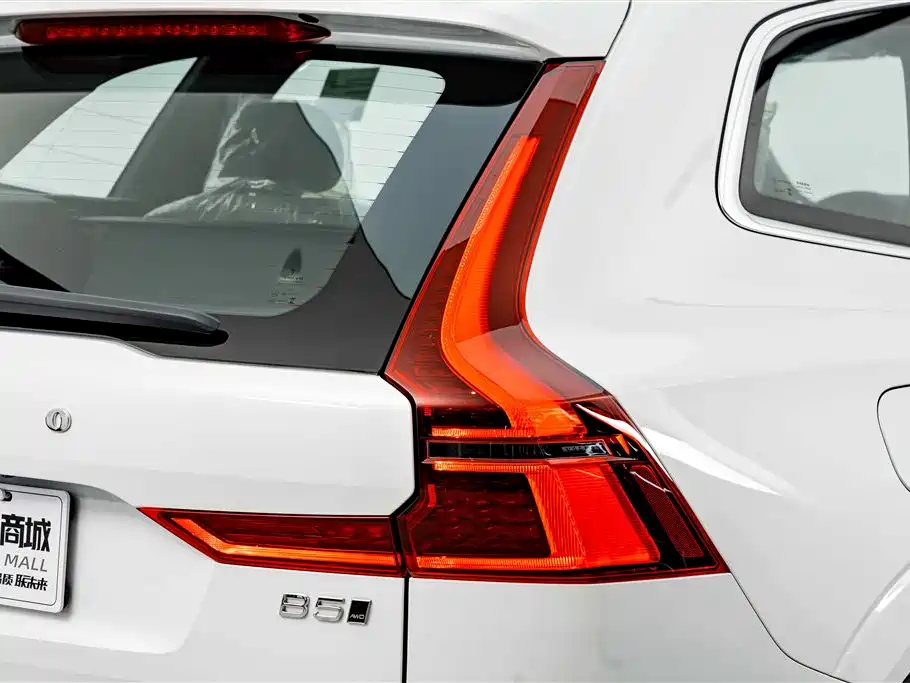 Volvo XC60 2026 B5 Luxury