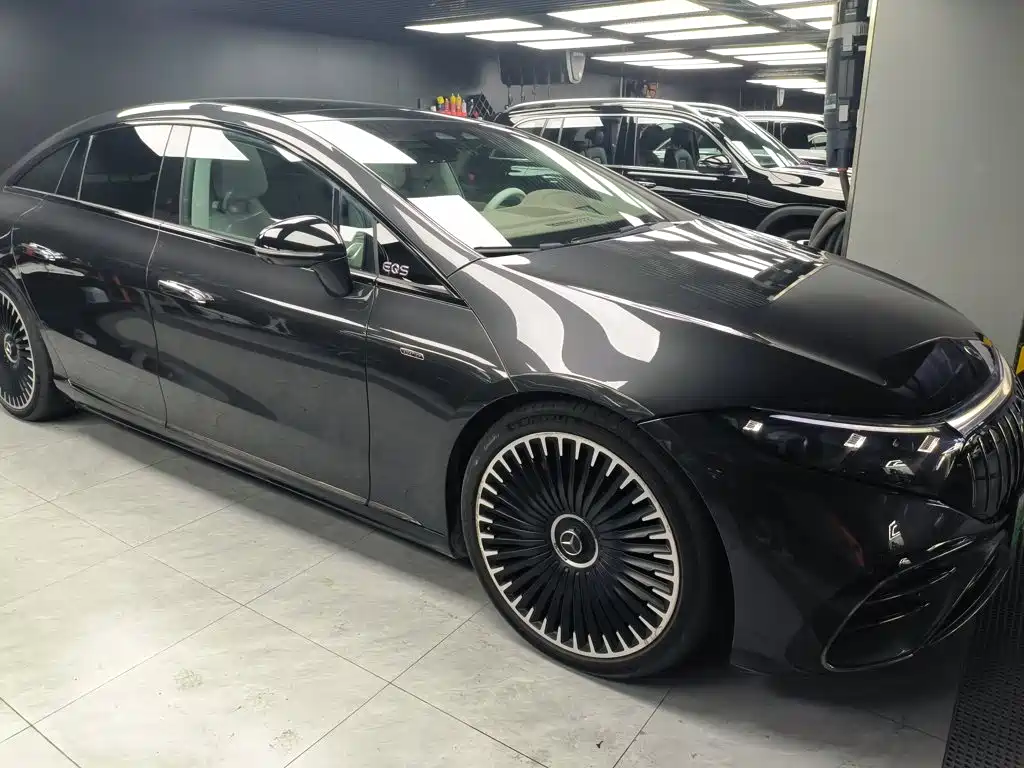 Mercedes-Benz EQS AMG — миниатюра 9