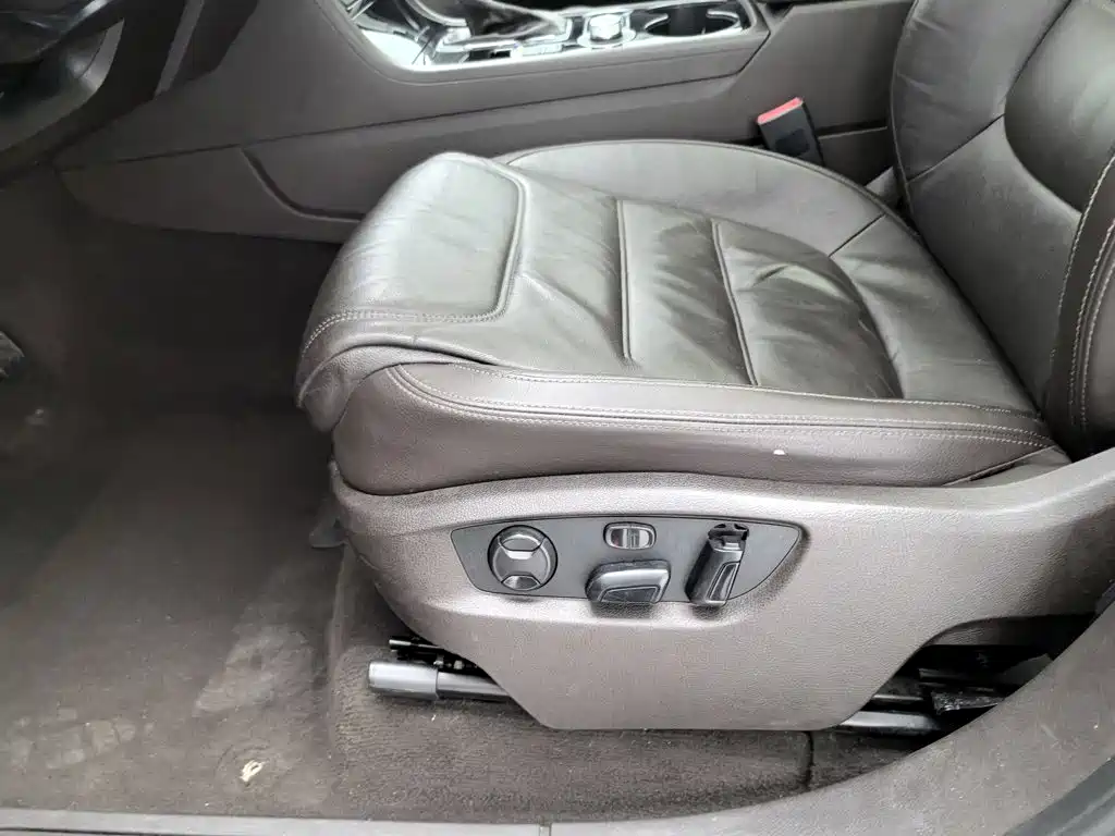 Volkswagen Touareg — миниатюра 20