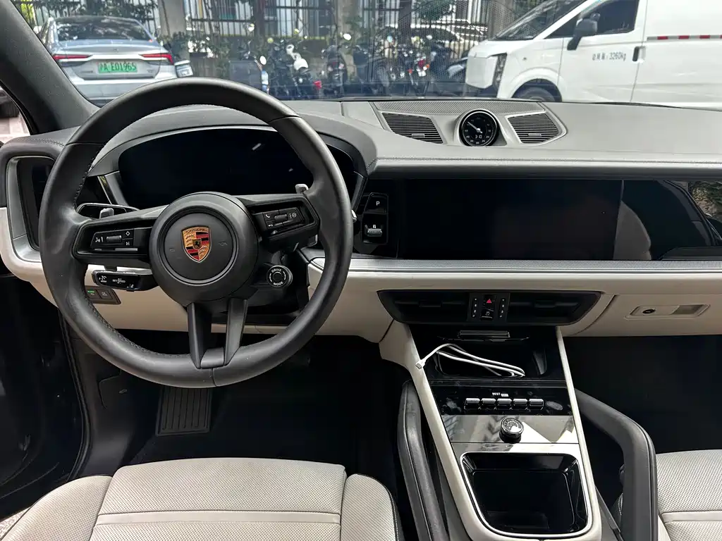 Porsche Cayenne — миниатюра 16