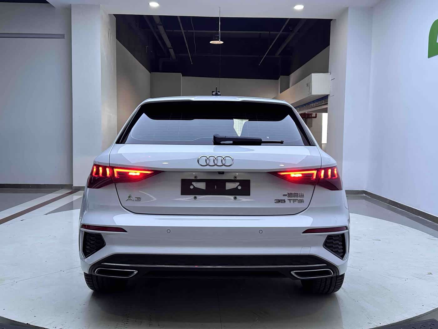 Audi A3 1.4 л 2022 г. Белый, пробег 15000 км
