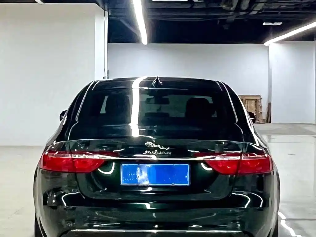 Jaguar XFL — миниатюра 3