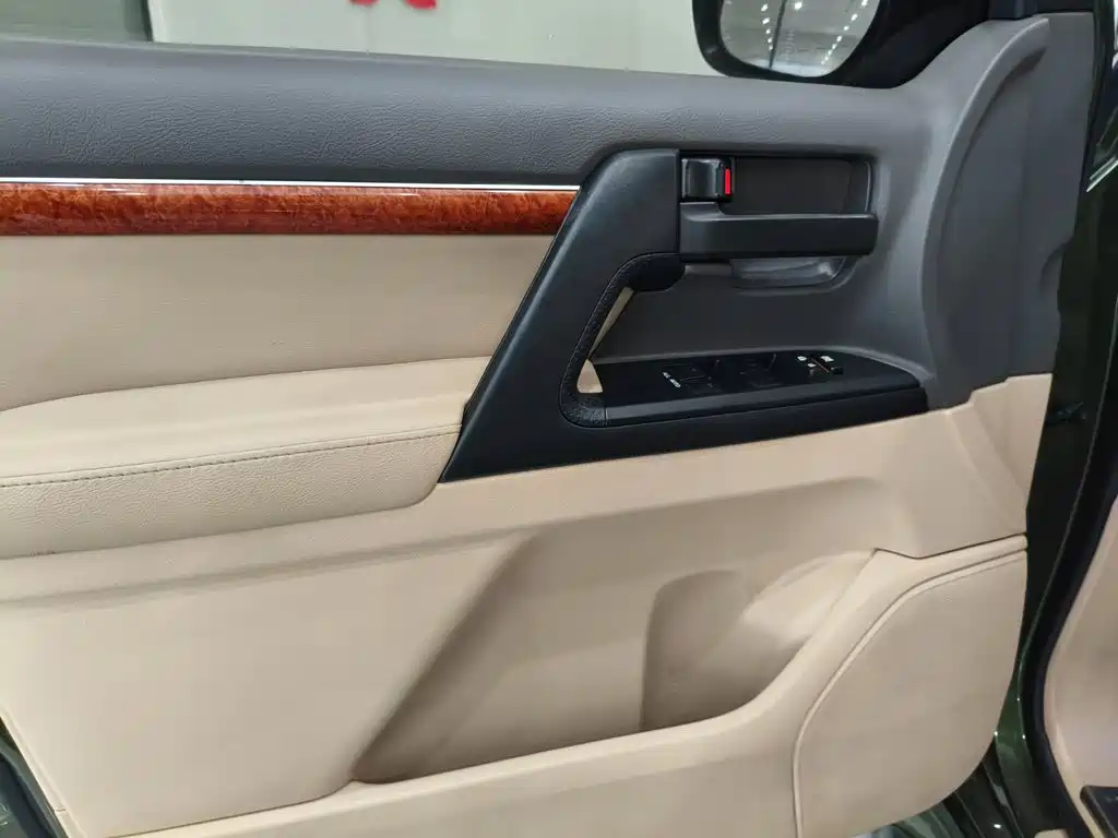 Toyota Land Cruiser — миниатюра 4