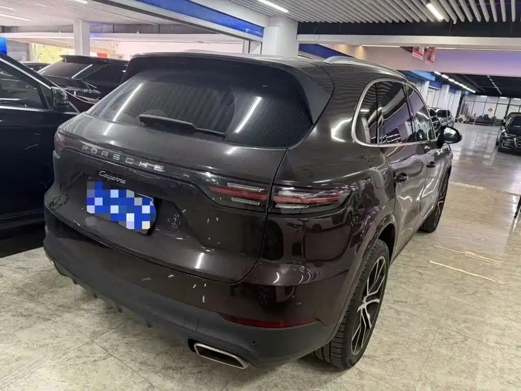Porsche Cayenne — миниатюра 4
