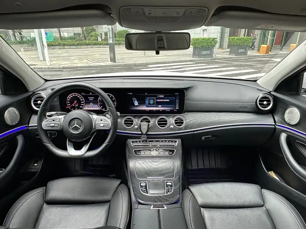 Mercedes-Benz E-Class — миниатюра 5
