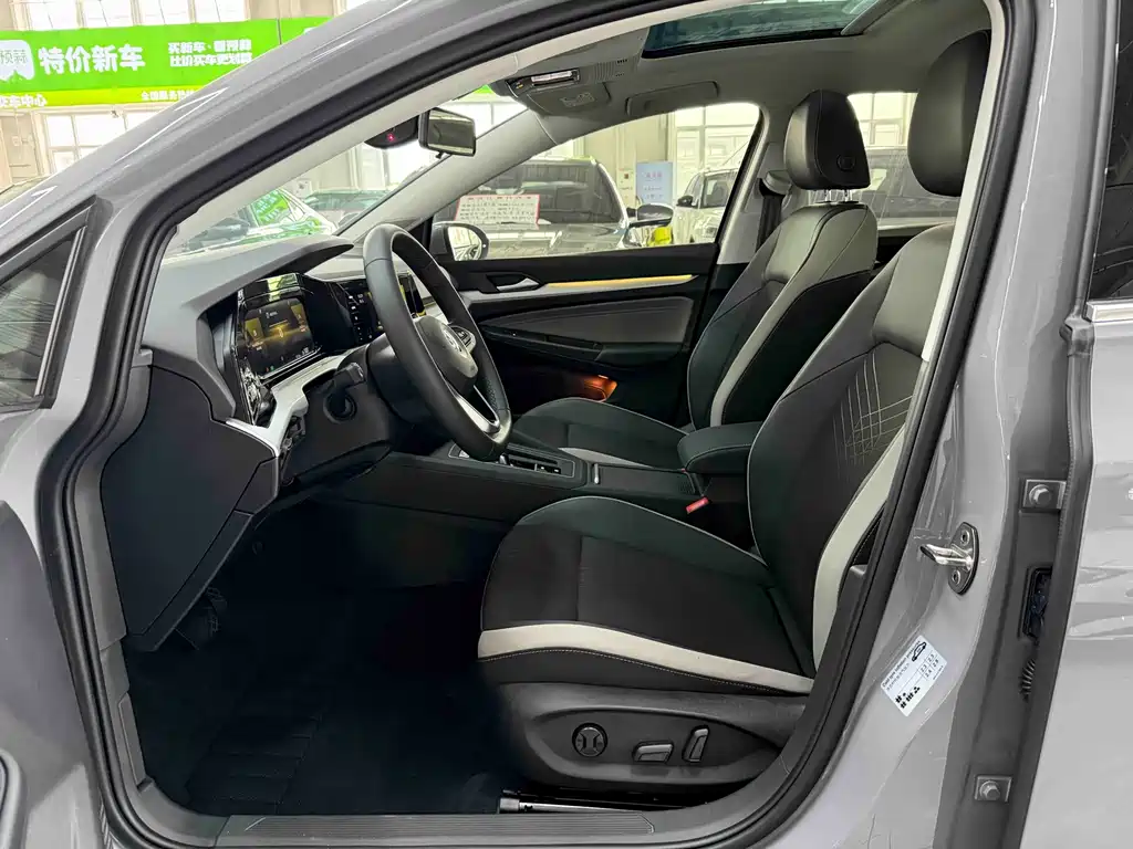 Volkswagen Golf 2023 280TSI DSG Pro