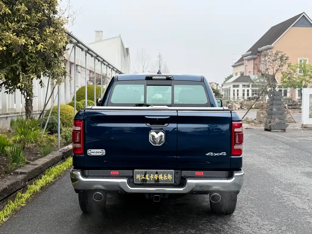Ram Trucks 2024 5.7L AT