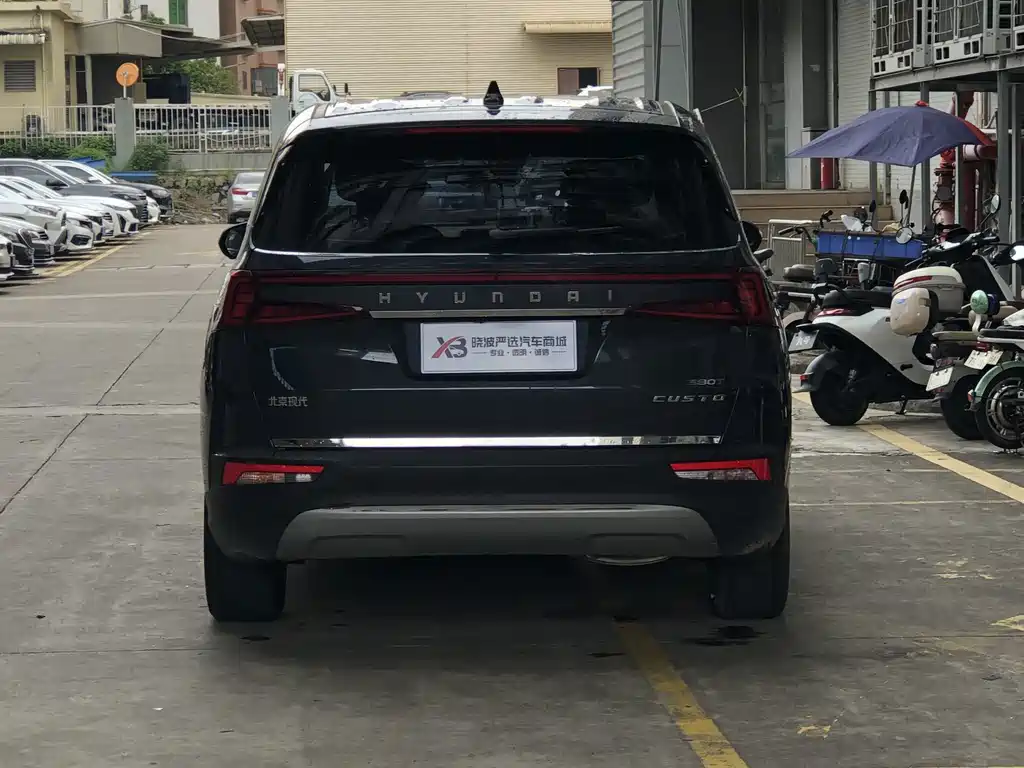 Hyundai Custo — миниатюра 6