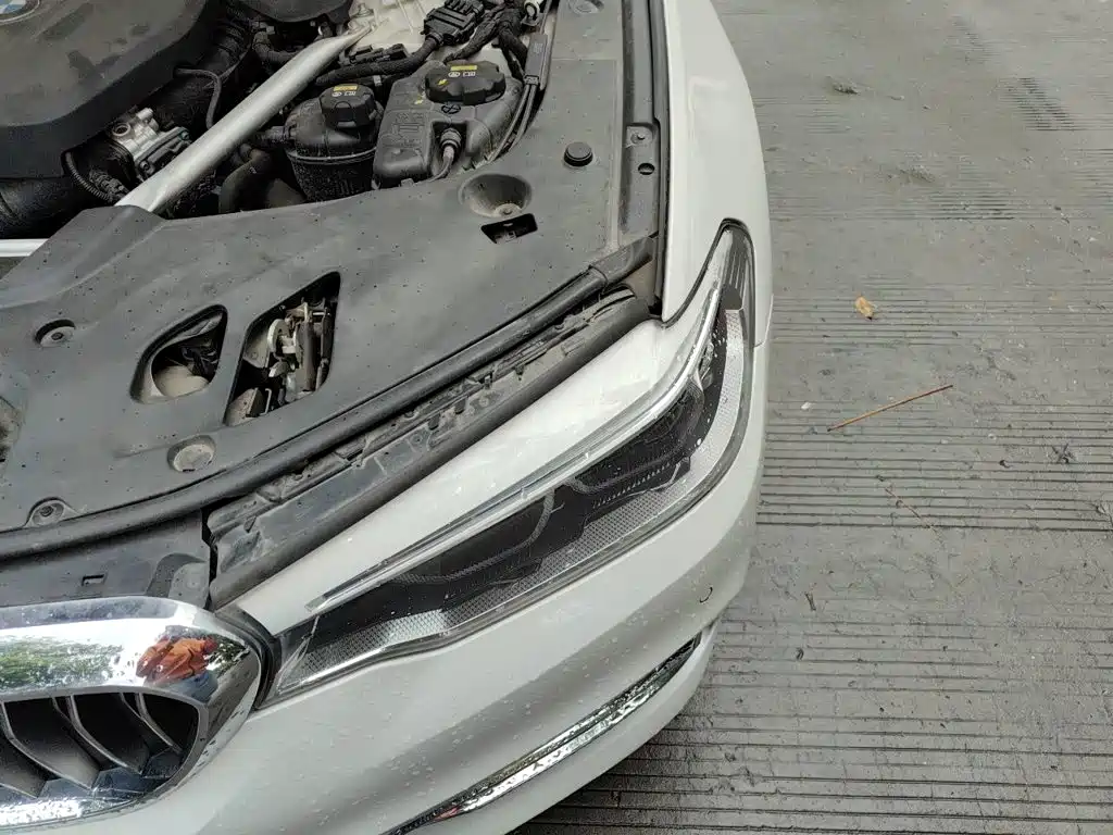 BMW 5 Series New Energy — миниатюра 21