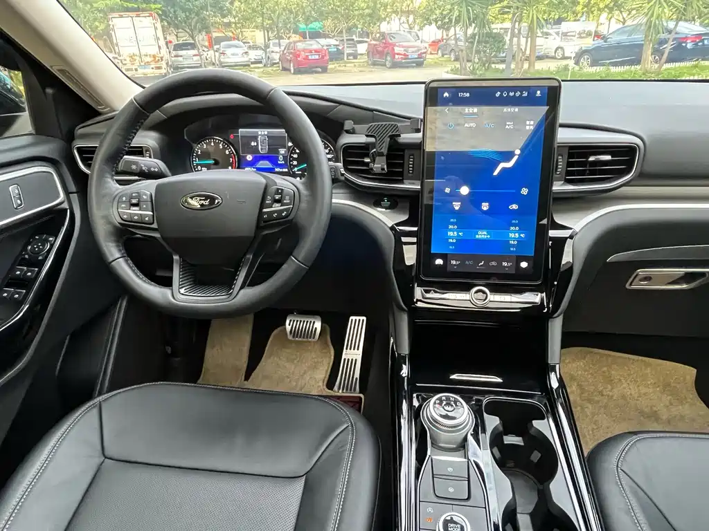 Ford Explorer — миниатюра 4