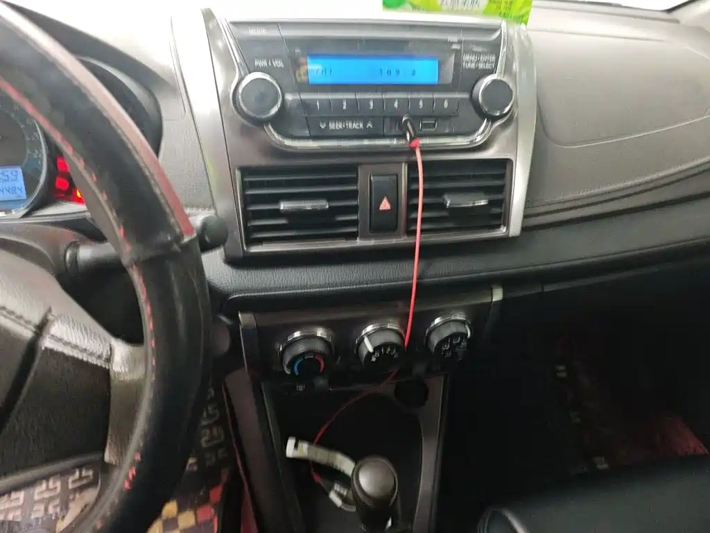 Toyota Yaris L — миниатюра 9