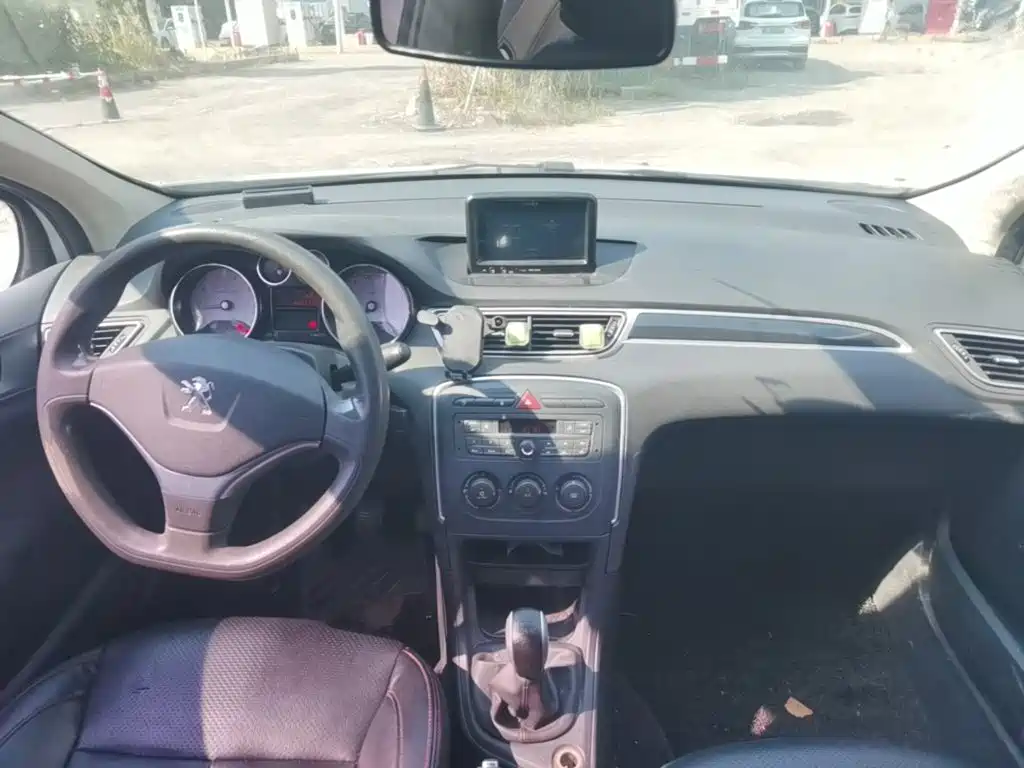 Peugeot 308 — миниатюра 14