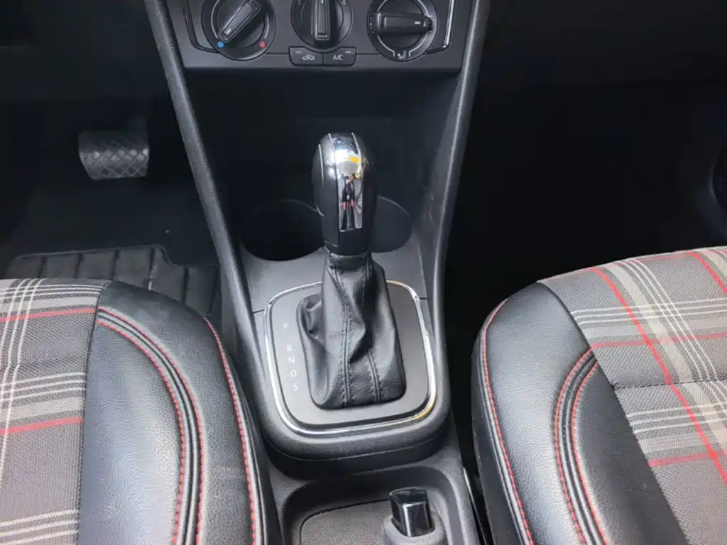 Volkswagen Polo — миниатюра 14